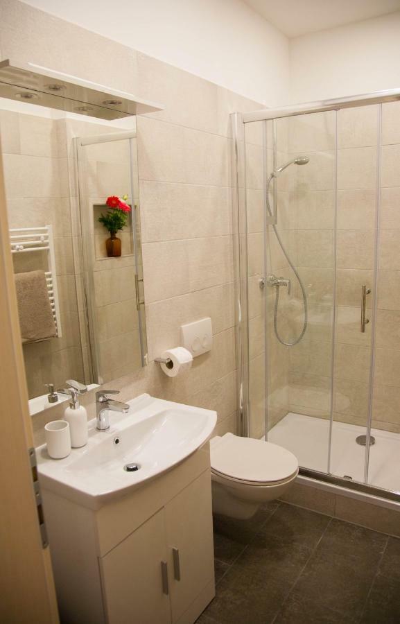 Soukki Town Centre Suites 1 Split Exteriér fotografie