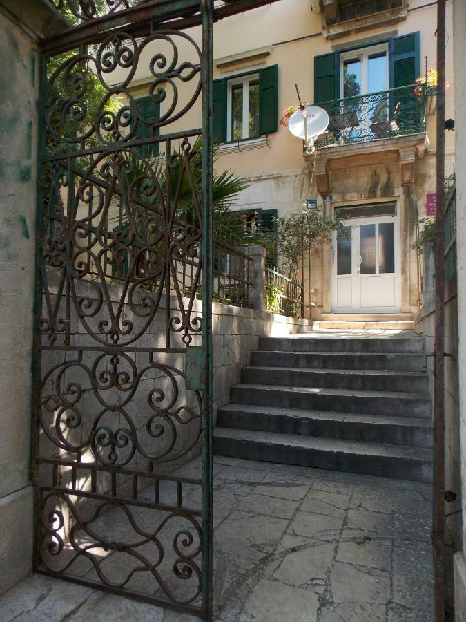 Soukki Town Centre Suites 1 Split Exteriér fotografie